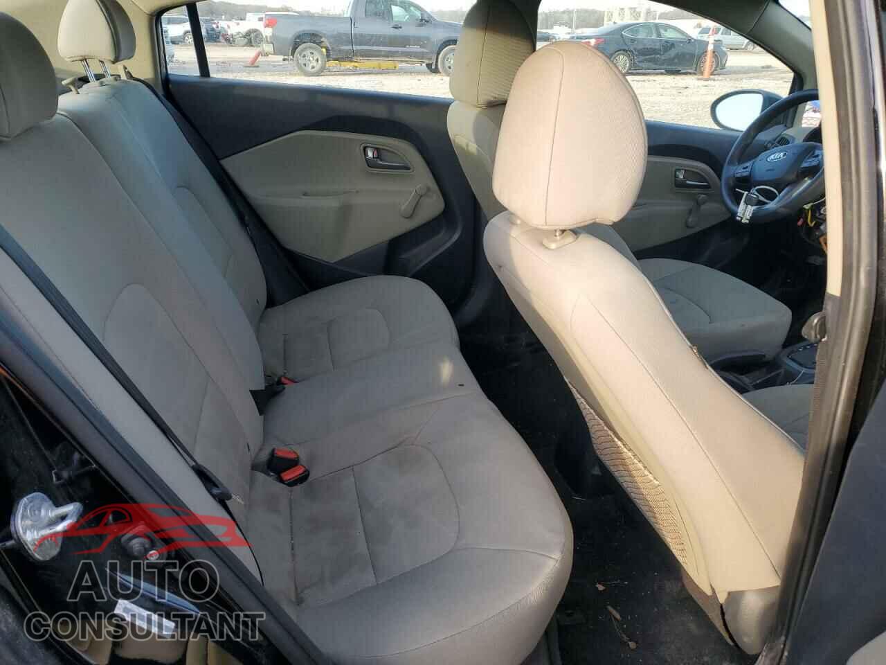 KIA RIO 2015 - KNADM4A35F6487284