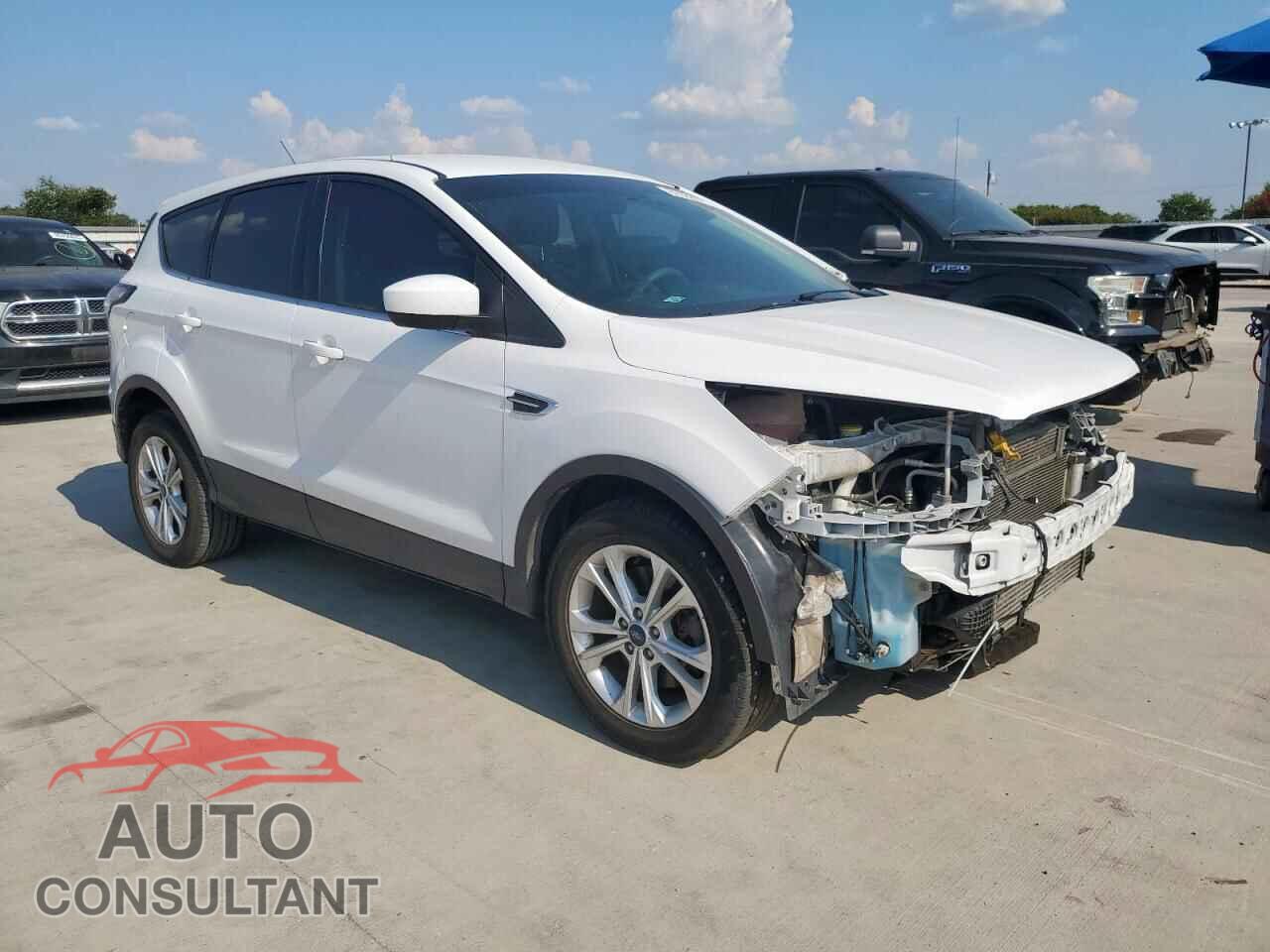 FORD ESCAPE 2017 - 1FMCU9G95HUC53888