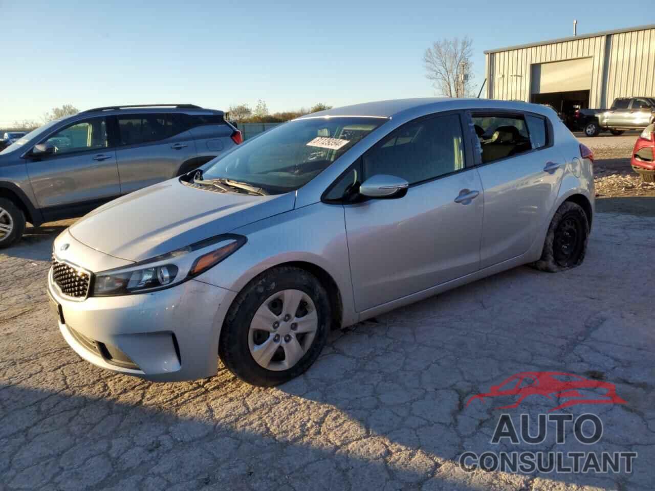 KIA FORTE 2017 - KNAFK5A85H5672394