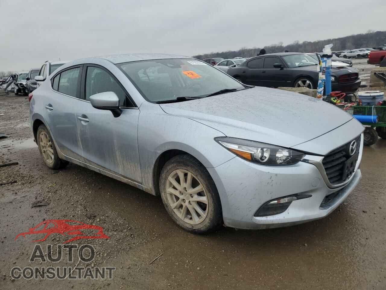 MAZDA 3 2018 - 3MZBN1U79JM163586