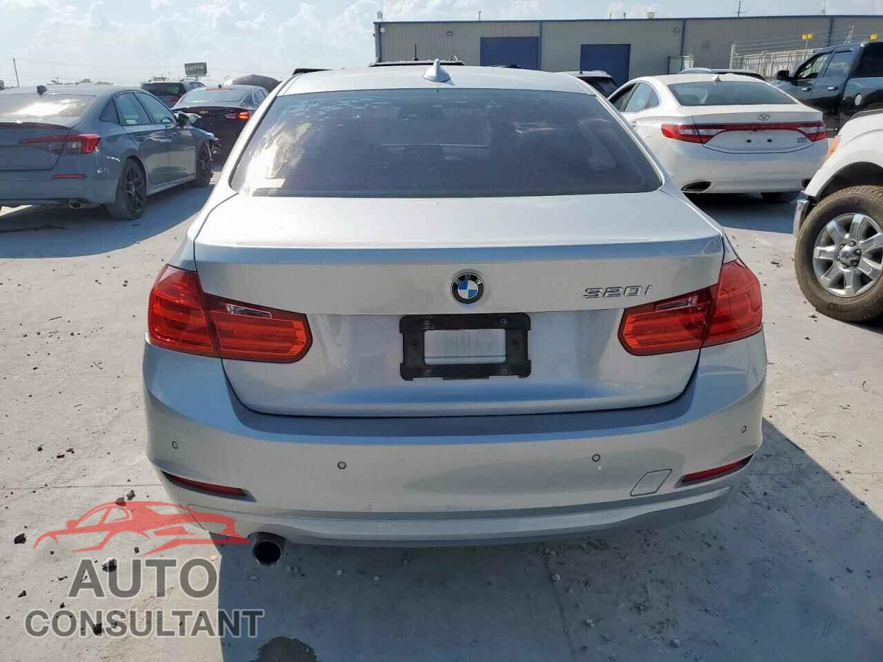 BMW 3 SERIES 2015 - WBA3B1C50FK140984