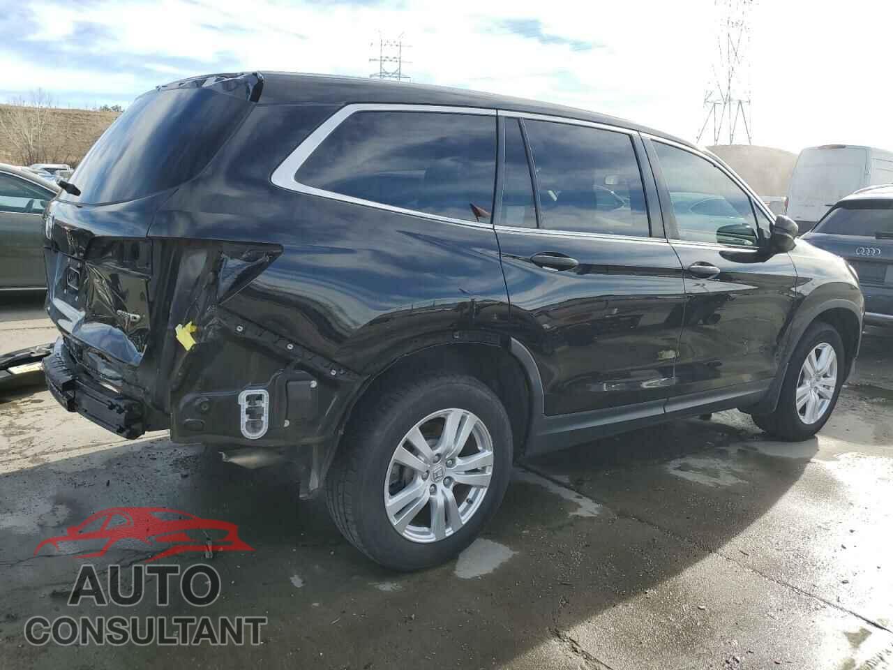 HONDA PILOT 2017 - 5FNYF6H18HB101964