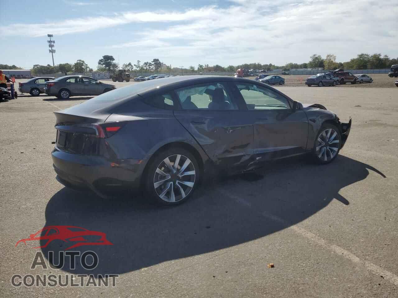 TESLA MODEL 3 2024 - 5YJ3E1EA9RF761582