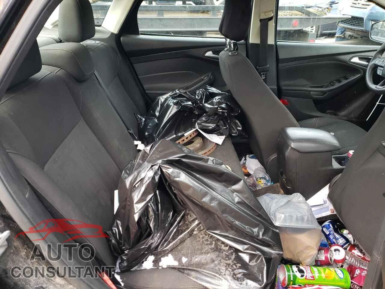 FORD FOCUS 2016 - 1FADP3F21GL200648