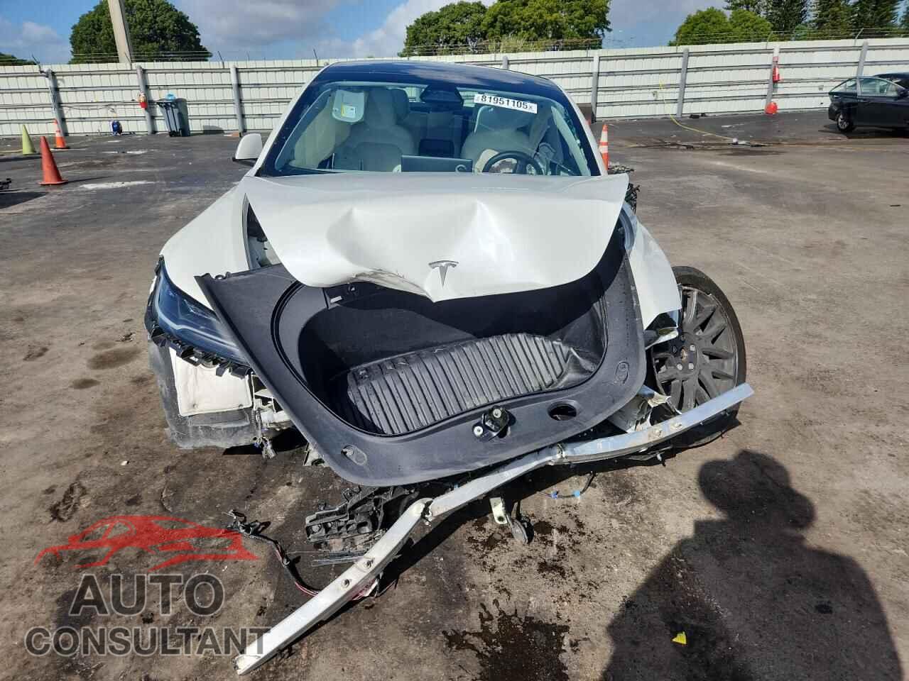 TESLA MODEL 3 2024 - 5YJ3E1EB1RF811030