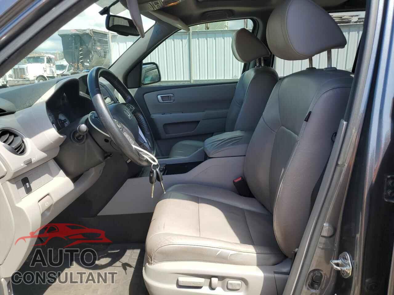 HONDA PILOT 2013 - 5FNYF4H50DB060084