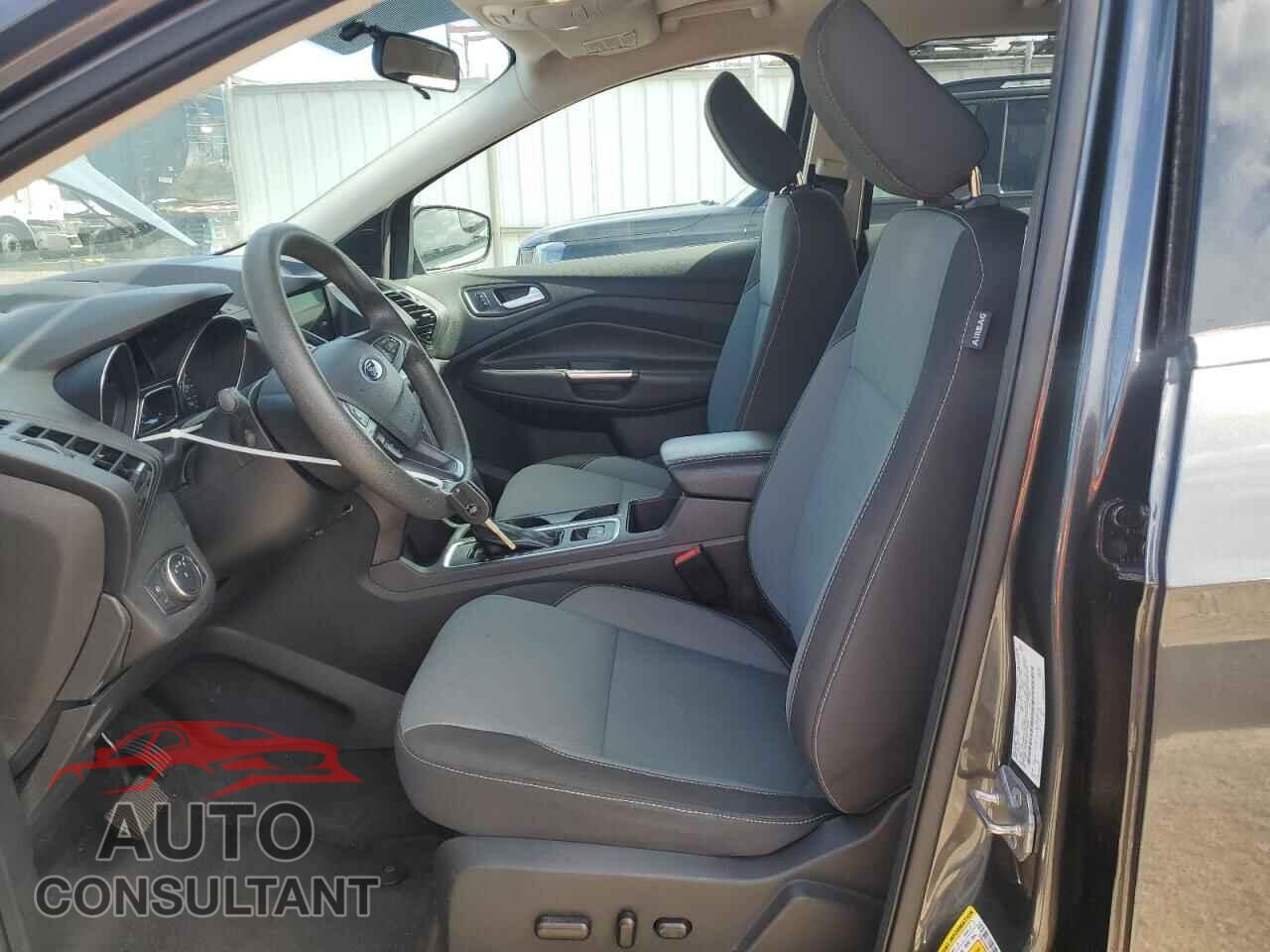 FORD ESCAPE 2018 - 1FMCU0GD6JUC19528