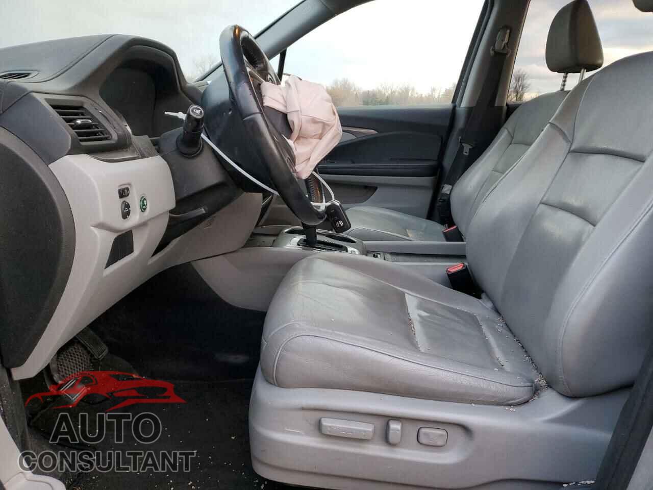 HONDA PILOT 2016 - 5FNYF6H50GB030678