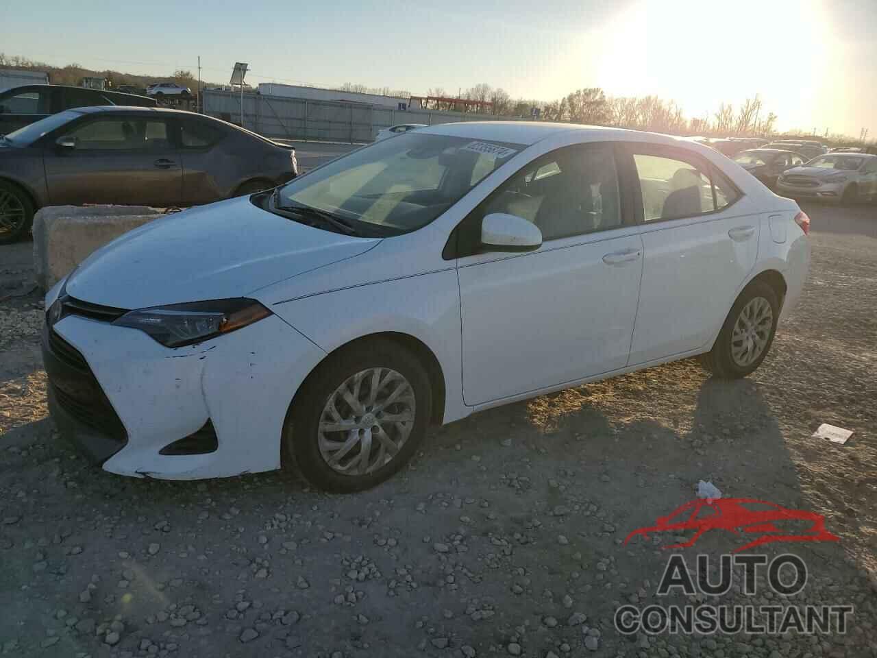 TOYOTA COROLLA 2018 - 2T1BURHE8JC035040