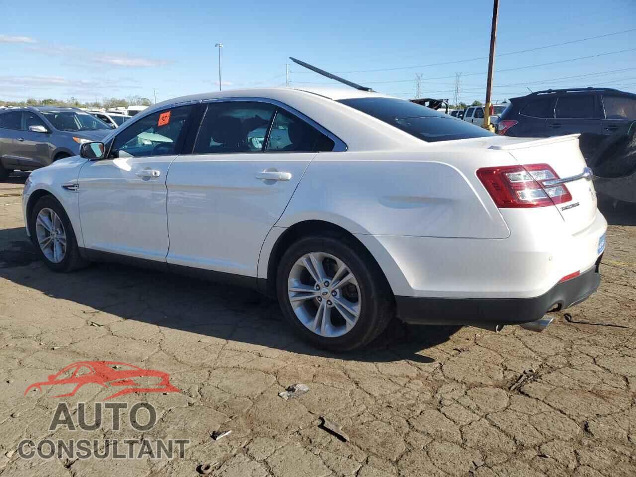 FORD TAURUS 2015 - 1FAHP2E83FG192108