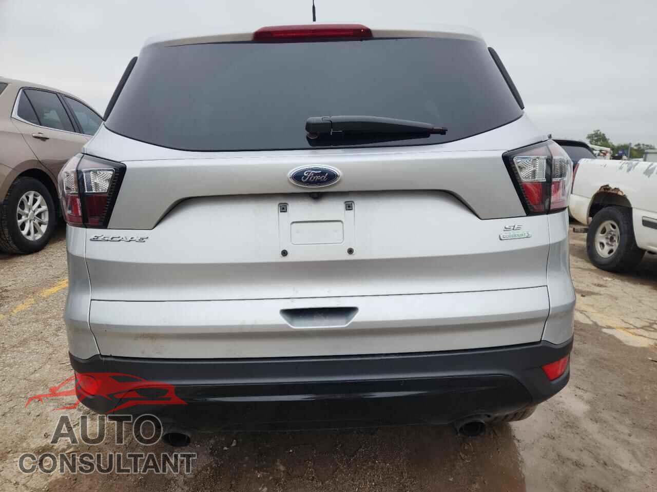 FORD ESCAPE 2017 - 1FMCU0GD0HUC49991