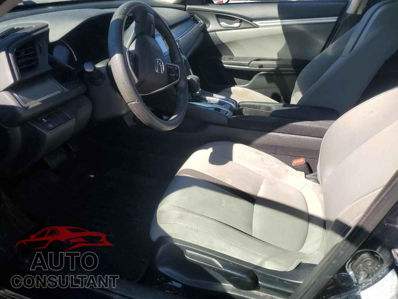 HONDA CIVIC 2018 - 2HGFC2F50JH525431