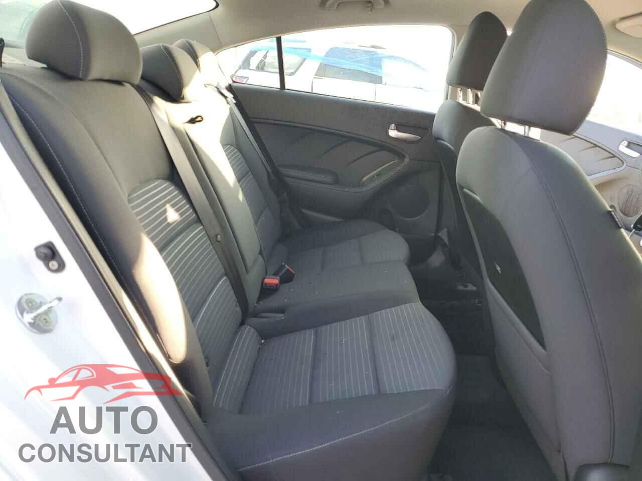 KIA FORTE 2017 - 3KPFL4A75HE022356