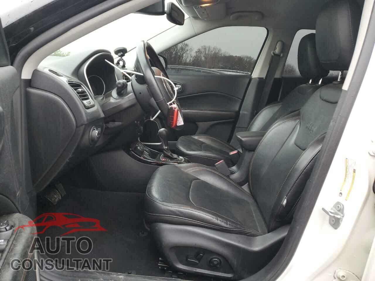 JEEP COMPASS 2020 - 3C4NJDCB9LT203595
