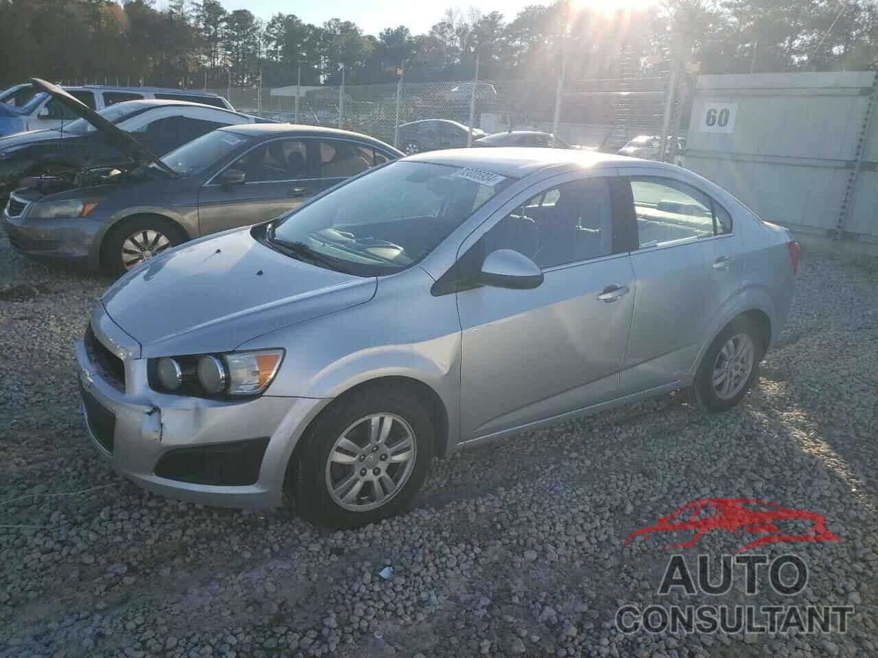 CHEVROLET SONIC 2013 - 1G1JC5SH8D4242750