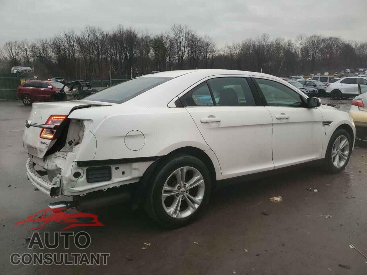 FORD TAURUS 2018 - 1FAHP2E84JG116731