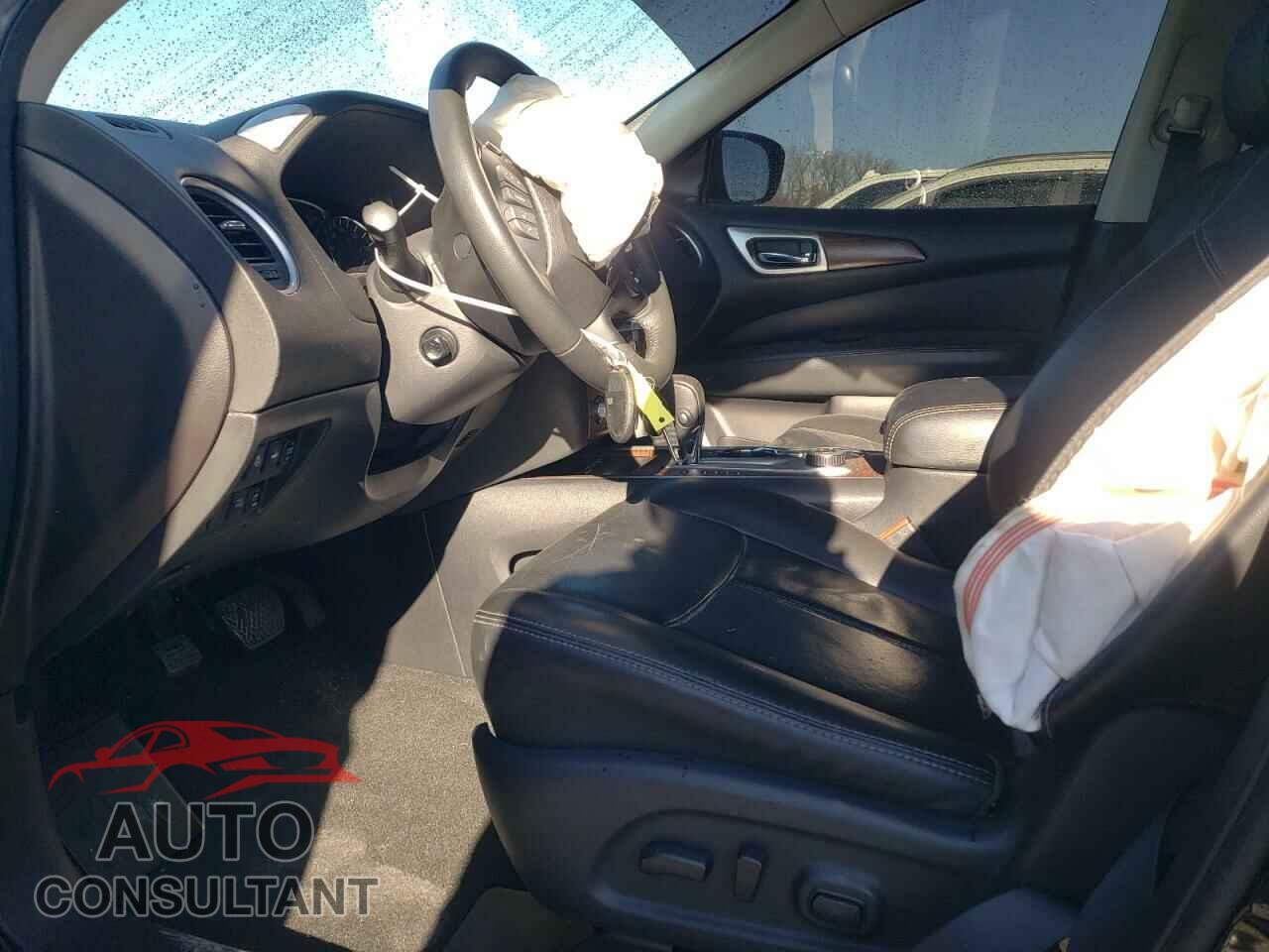 NISSAN PATHFINDER 2017 - 5N1DR2MM1HC603464
