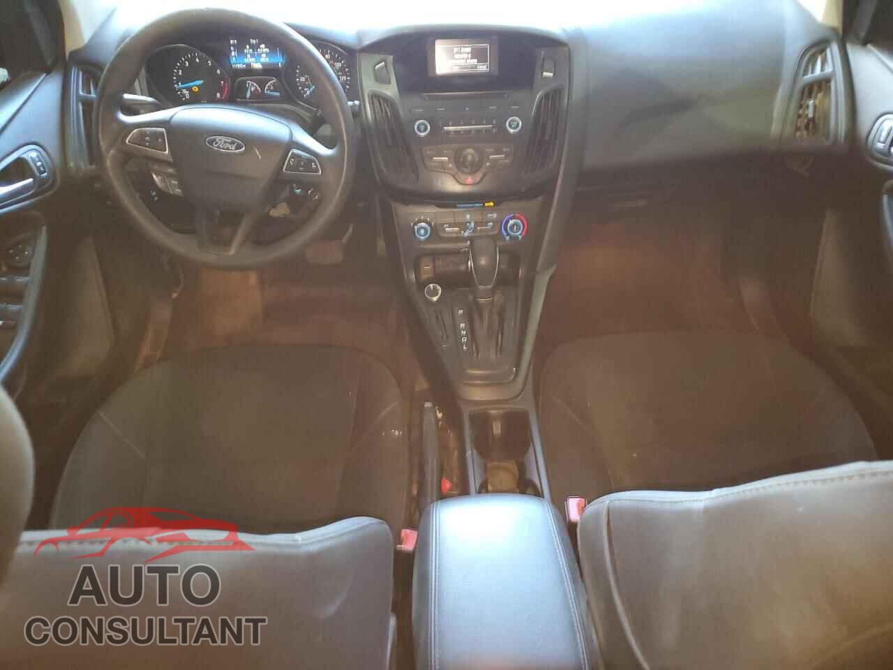 FORD FOCUS 2017 - 1FADP3F26HL247627