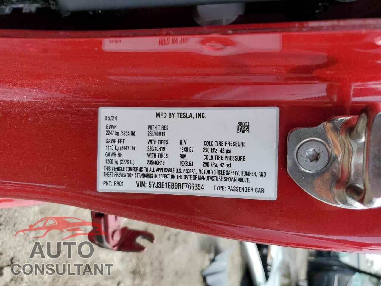 TESLA MODEL 3 2024 - 5YJ3E1EB9RF766354