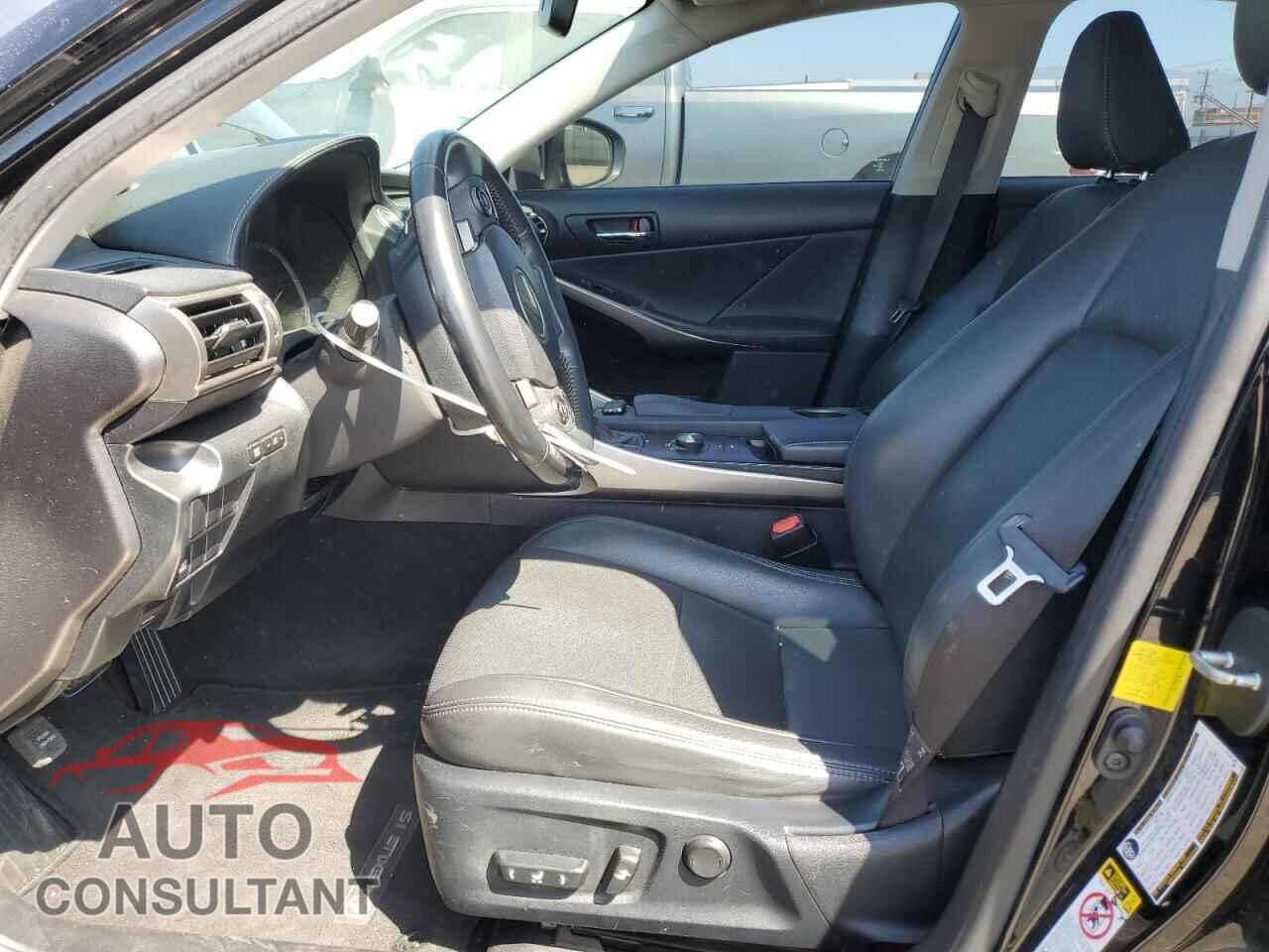 LEXUS IS 2015 - JTHBF1D20F5052571