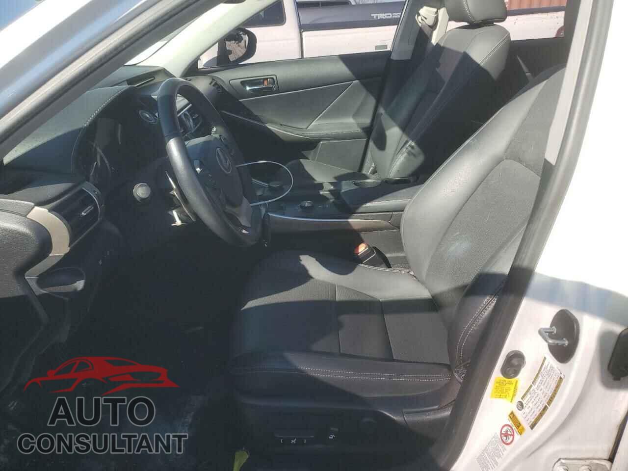 LEXUS IS 2015 - JTHBF1D22F5082171