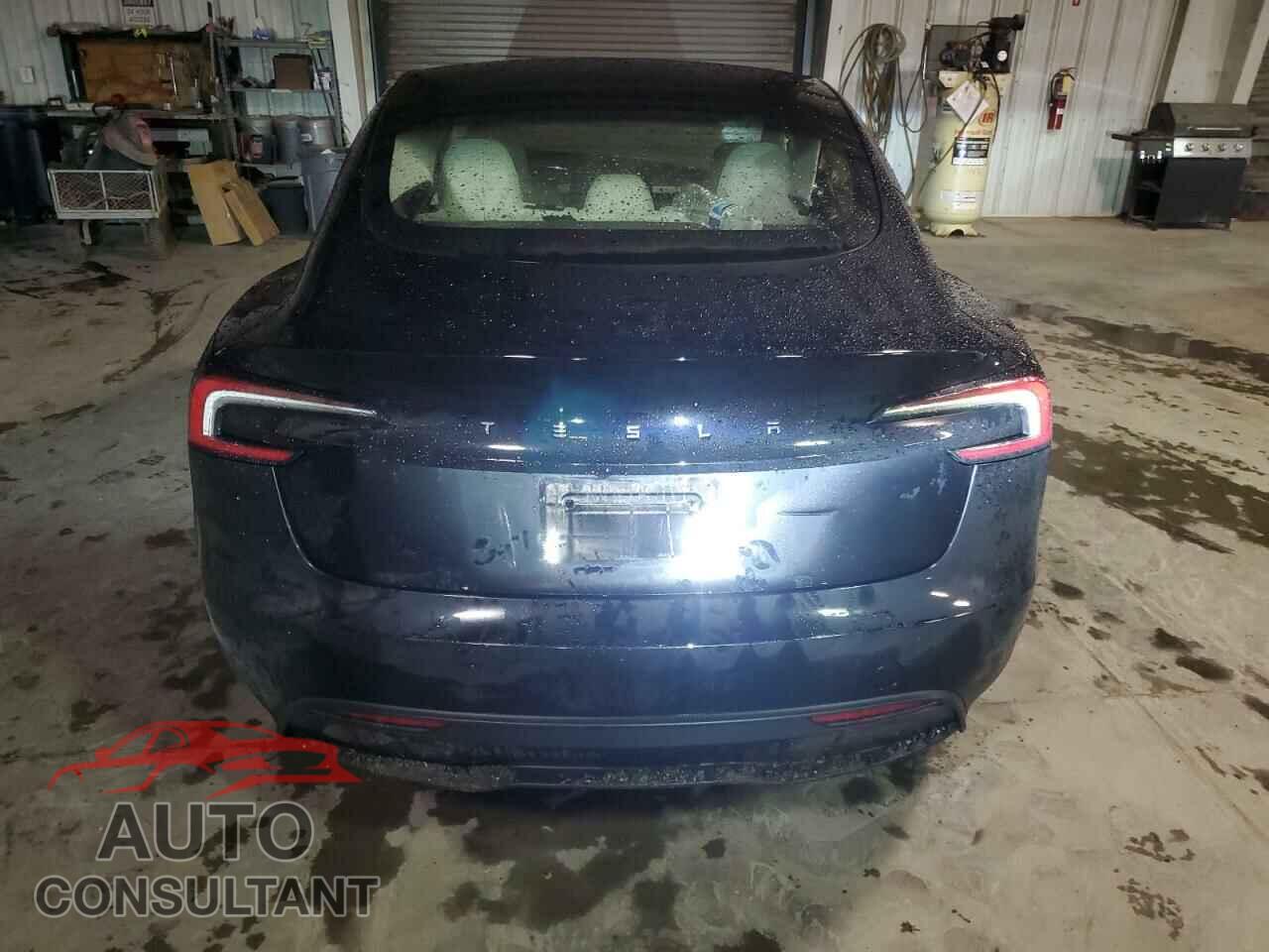 TESLA MODEL 3 2024 - 5YJ3E1EA2RF814039