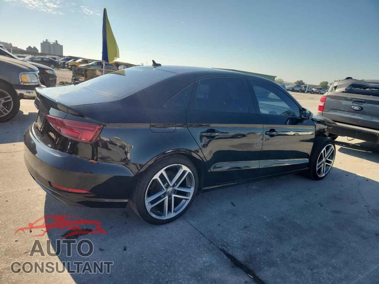 AUDI A3 2019 - WAUAUGFF8KA096399