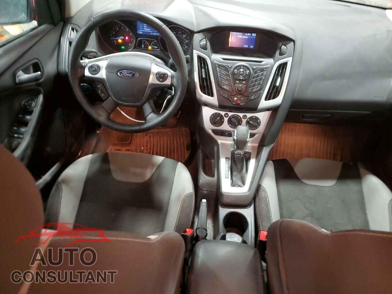 FORD FOCUS 2014 - 1FADP3F29EL317018