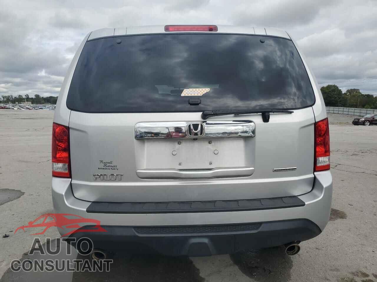 HONDA PILOT 2015 - 5FNYF3H31FB030880