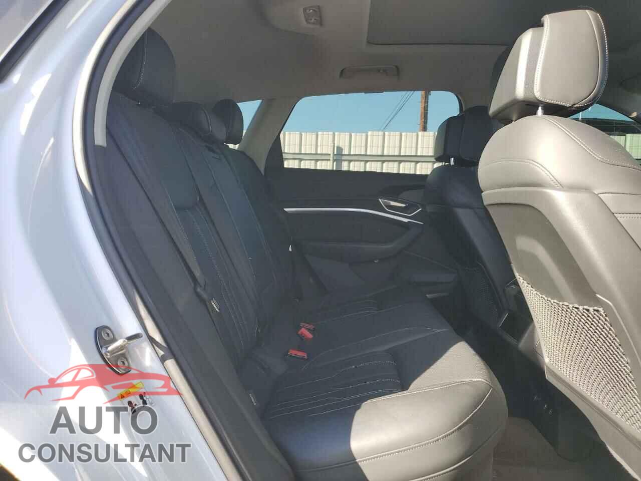 AUDI E-TRON 2019 - WA1VABGEXKB024193