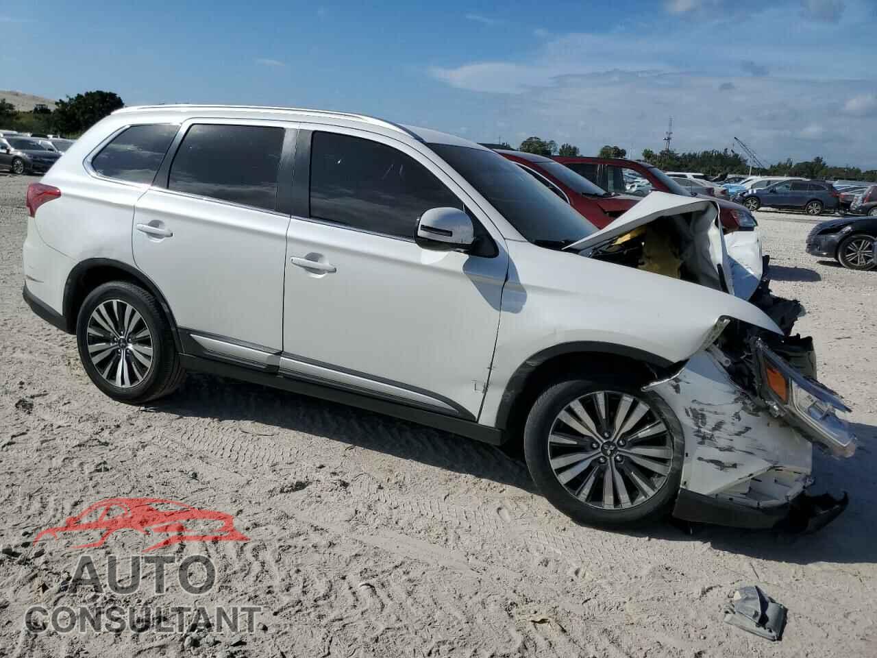 MITSUBISHI OUTLANDER 2020 - JA4AD3A37LZ033221