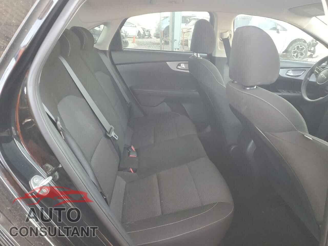 KIA FORTE 2023 - 3KPF24AD7PE510084