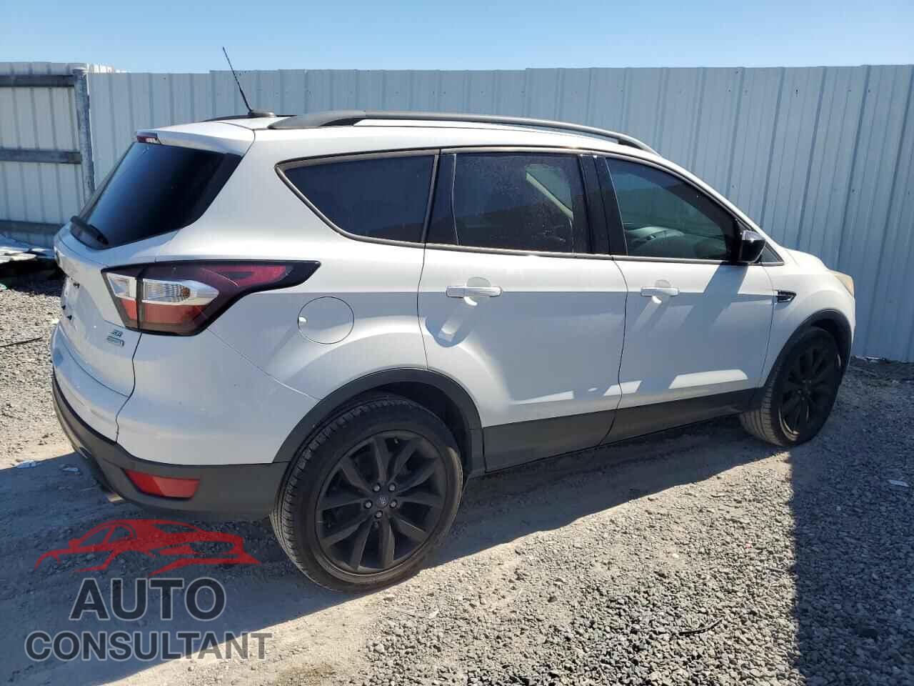 FORD ESCAPE 2017 - 1FMCU0G98HUE07375