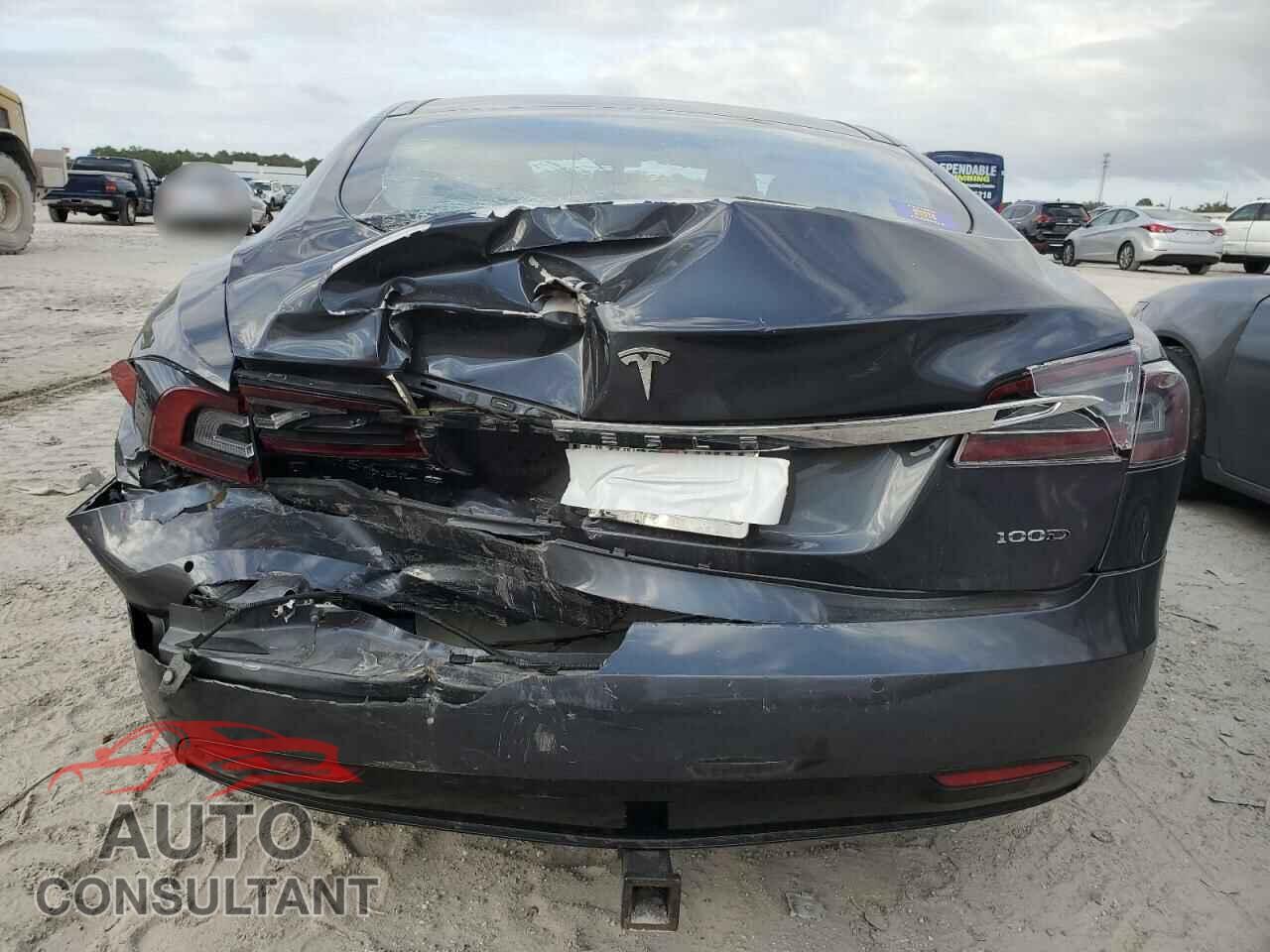 TESLA MODEL S 2018 - 5YJSA1E25JF286498