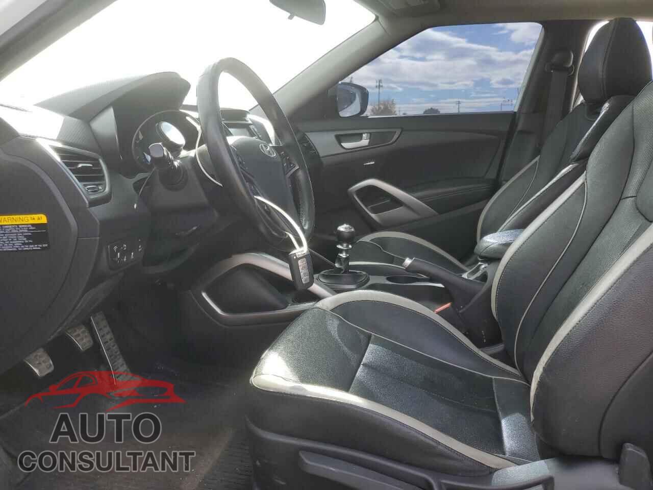 HYUNDAI VELOSTER 2015 - KMHTC6AE4FU242546
