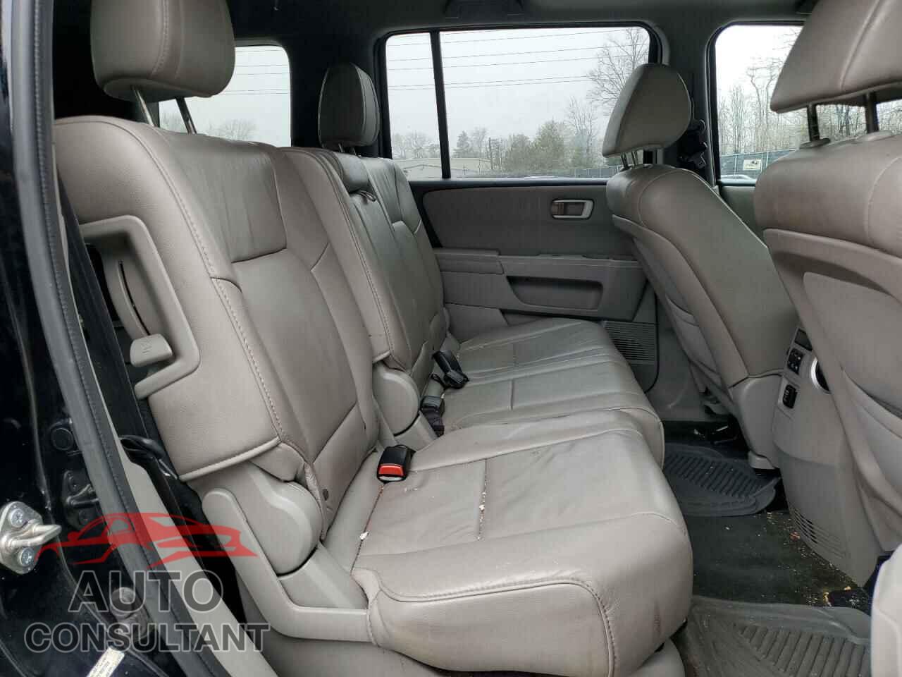 HONDA PILOT 2015 - 5FNYF4H52FB027008