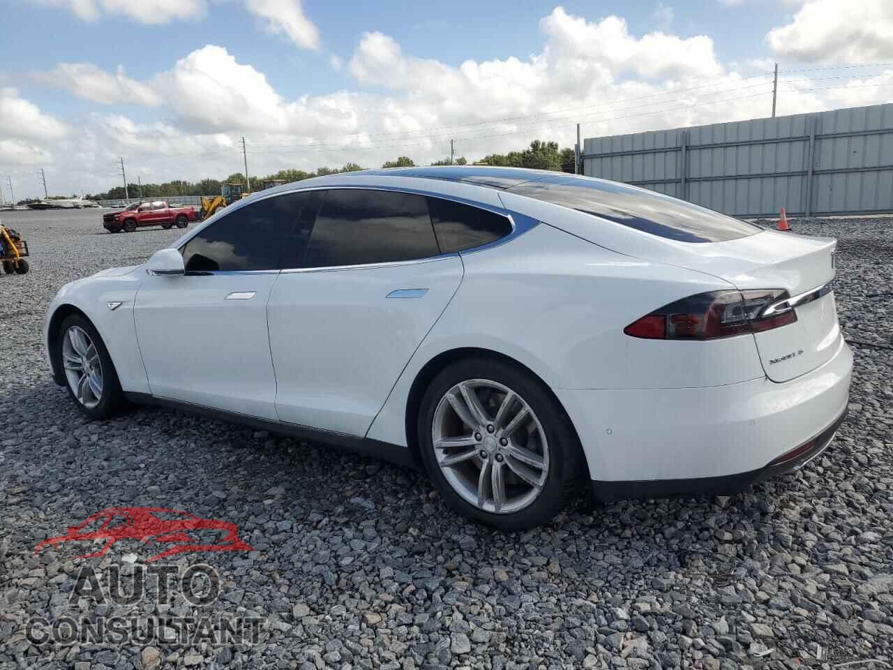 TESLA MODEL S 2015 - 5YJSA1S23FF088773