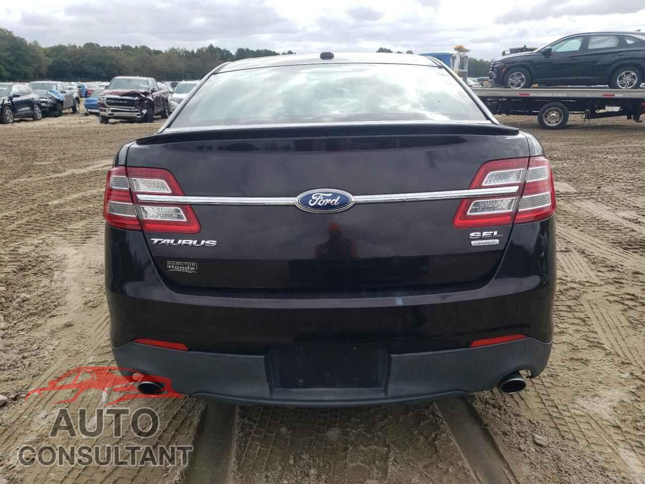 FORD TAURUS 2013 - 1FAHP2E93DG158871
