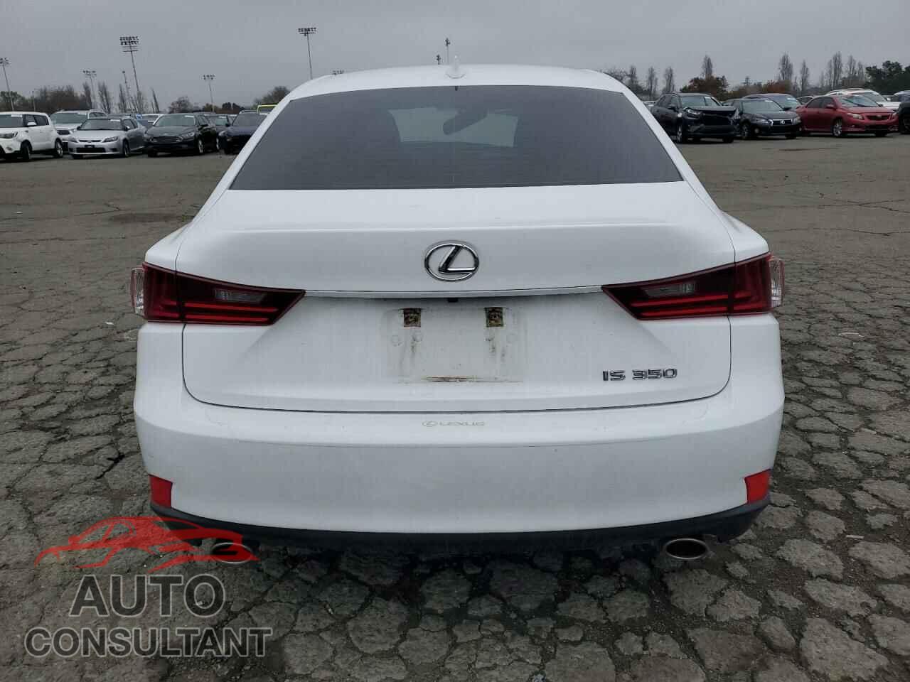 LEXUS IS 2014 - JTHBE1D24E5011040