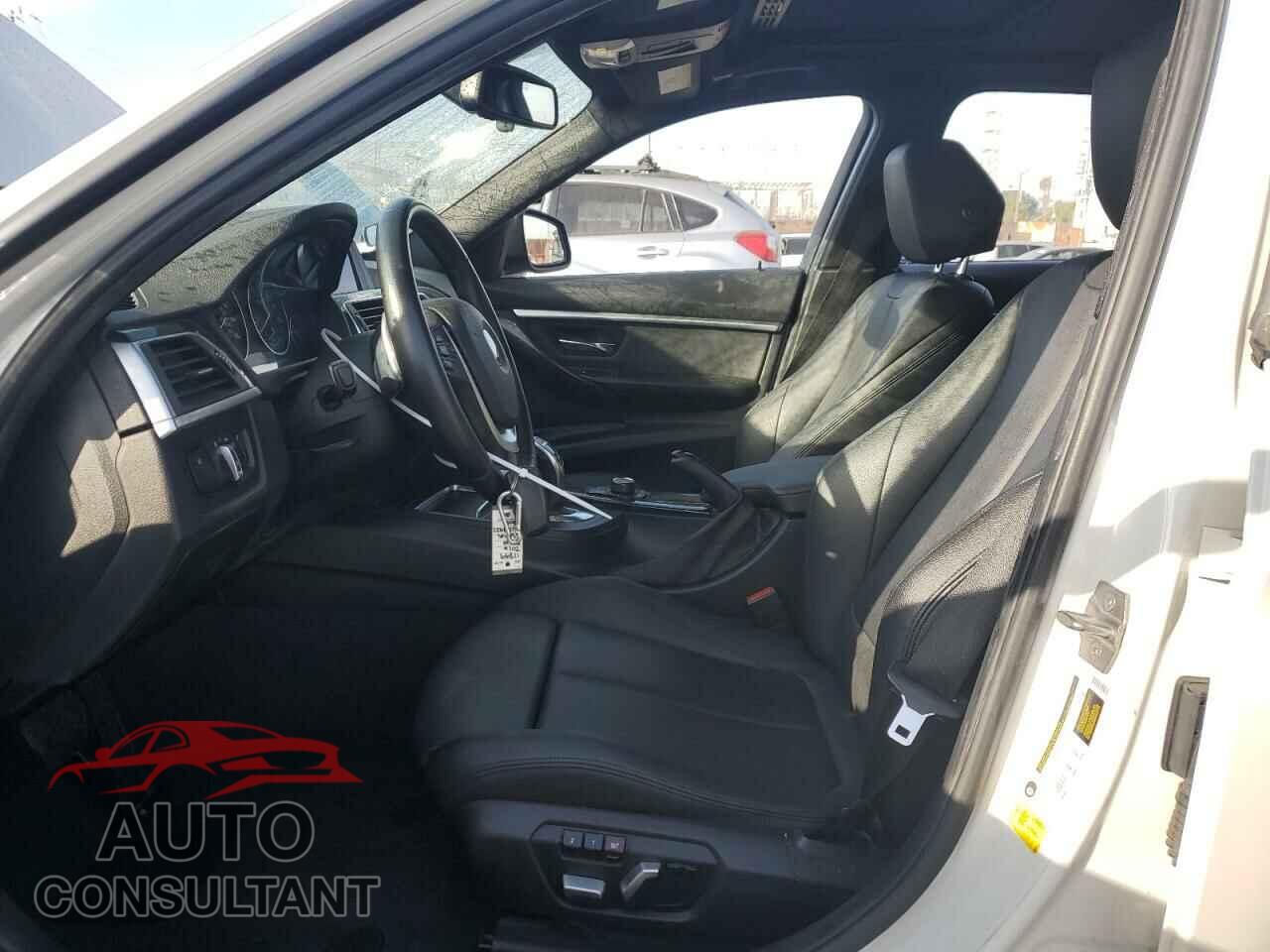 BMW 3 SERIES 2016 - WBA8E9G54GNT81355