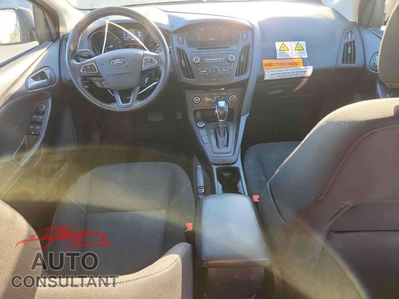 FORD FOCUS 2015 - 1FADP3F27FL200975
