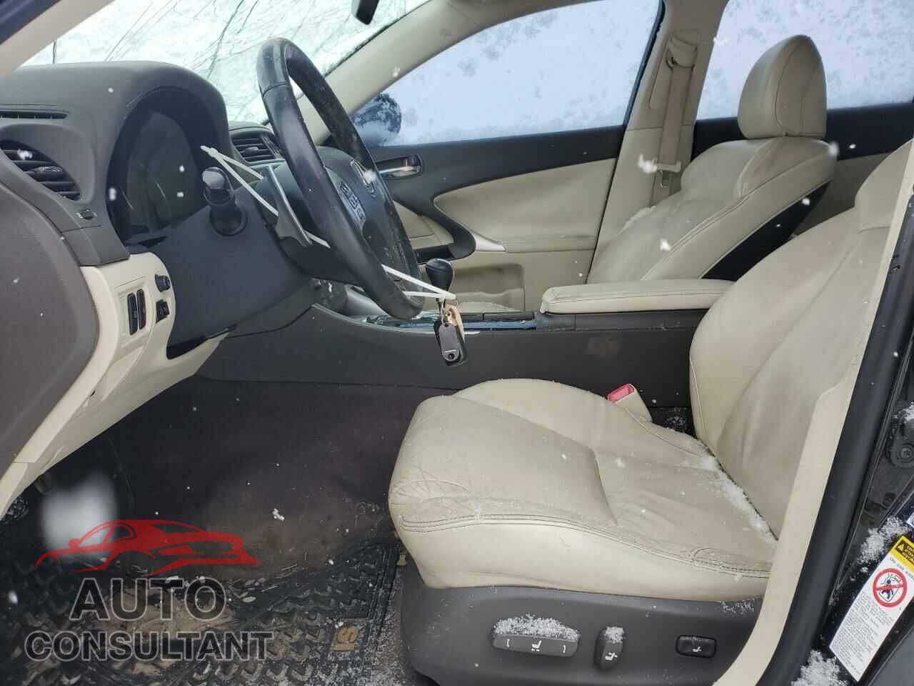 LEXUS IS 2011 - JTHCE5C20B5000593