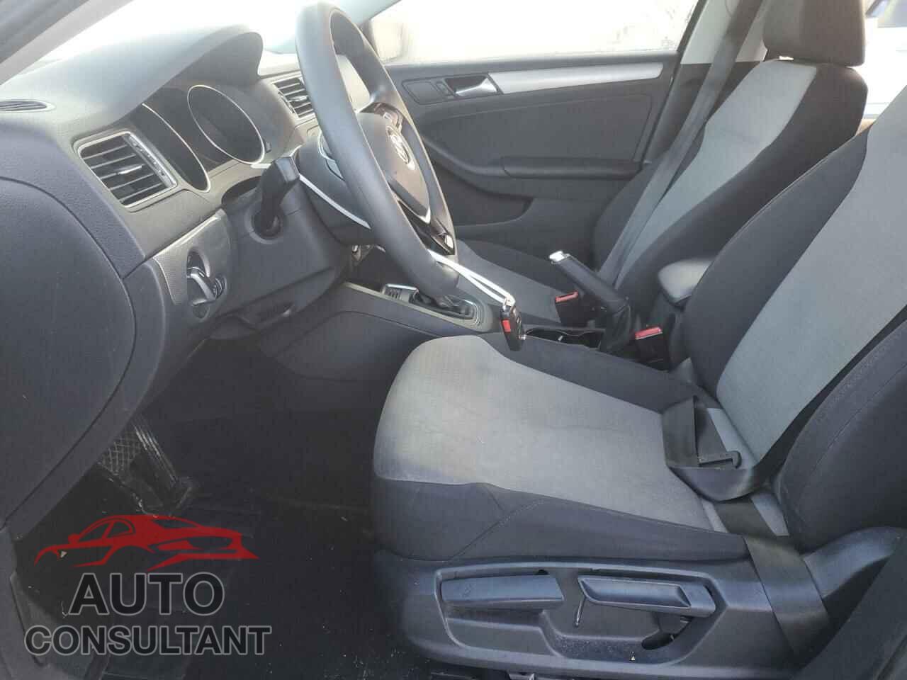 VOLKSWAGEN JETTA 2017 - 3VW2B7AJ4HM401852