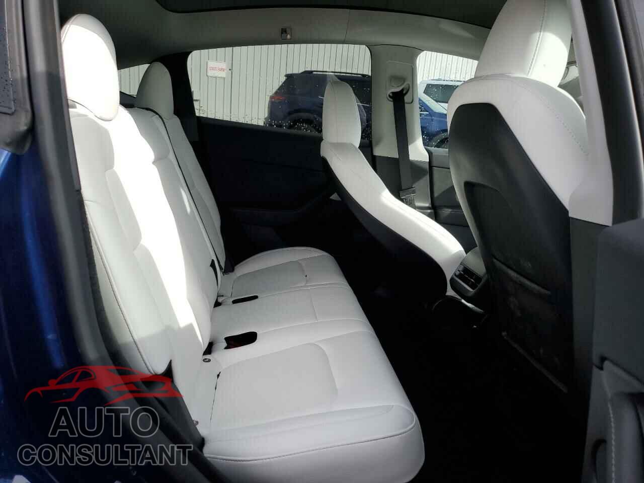 TESLA MODEL Y 2024 - 7SAYGDEE5RF983771