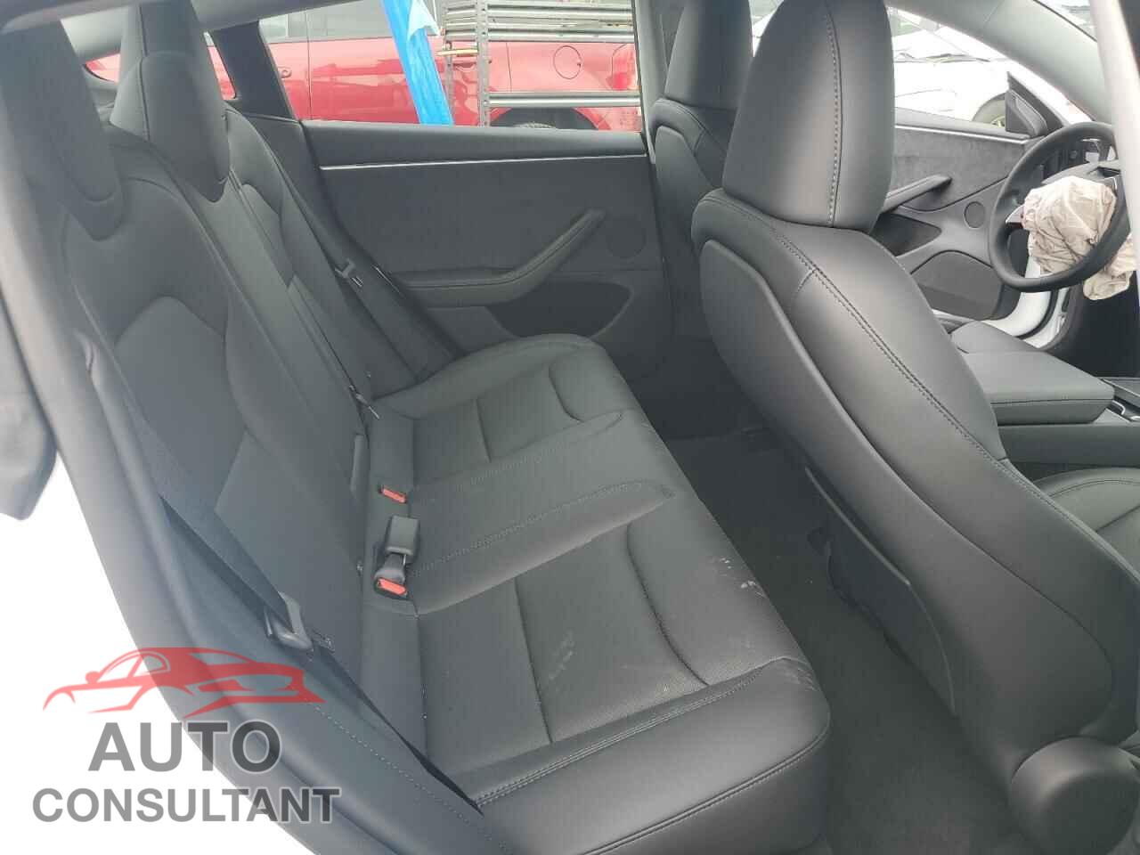 TESLA MODEL 3 2025 - 5YJ3E1EB2SF010242