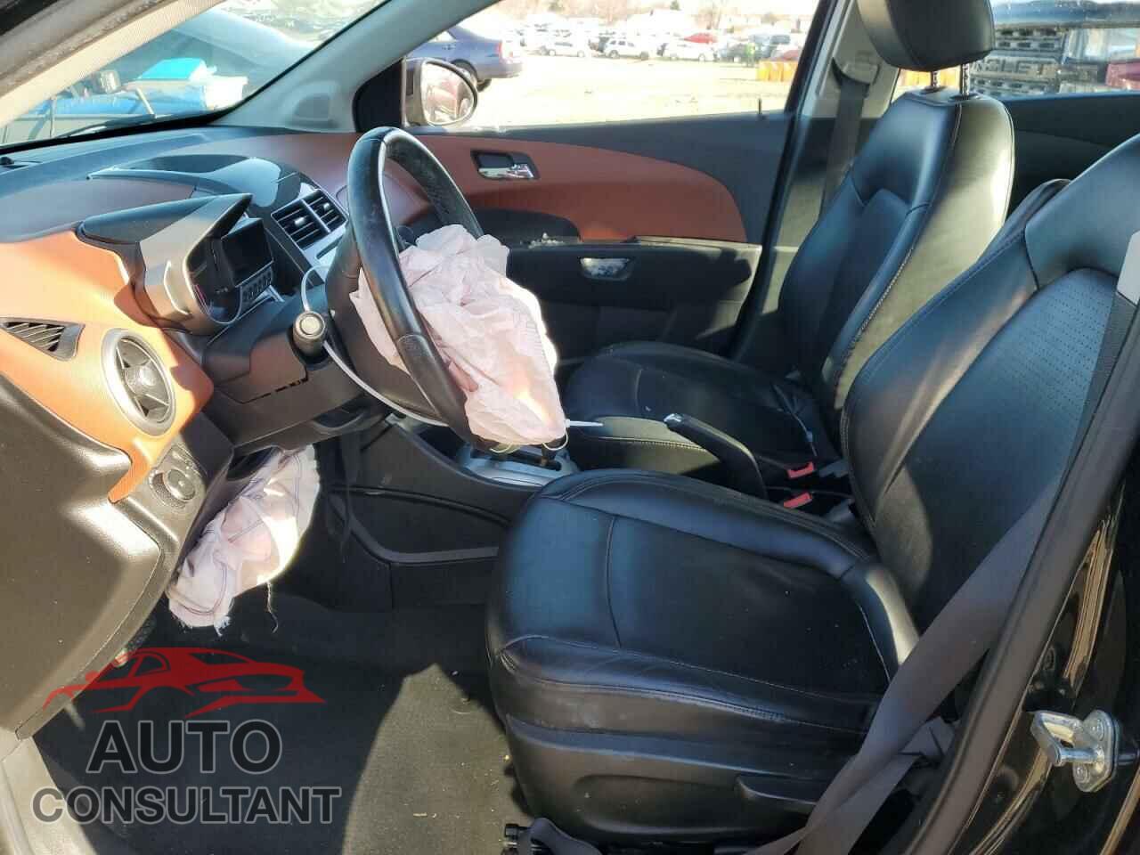 CHEVROLET SONIC 2015 - 1G1JE5SB7F4201017