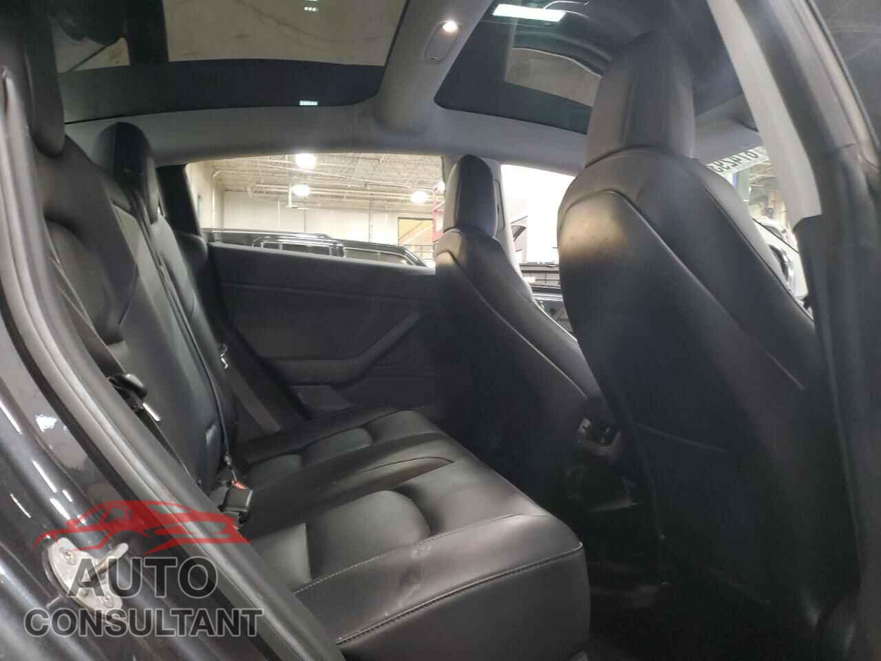 TESLA MODEL 3 2018 - 5YJ3E1EB7JF066451