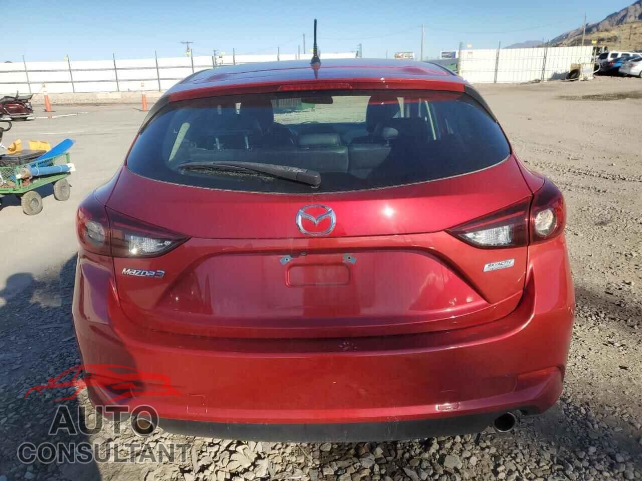 MAZDA 3 2018 - 3MZBN1L34JM163686
