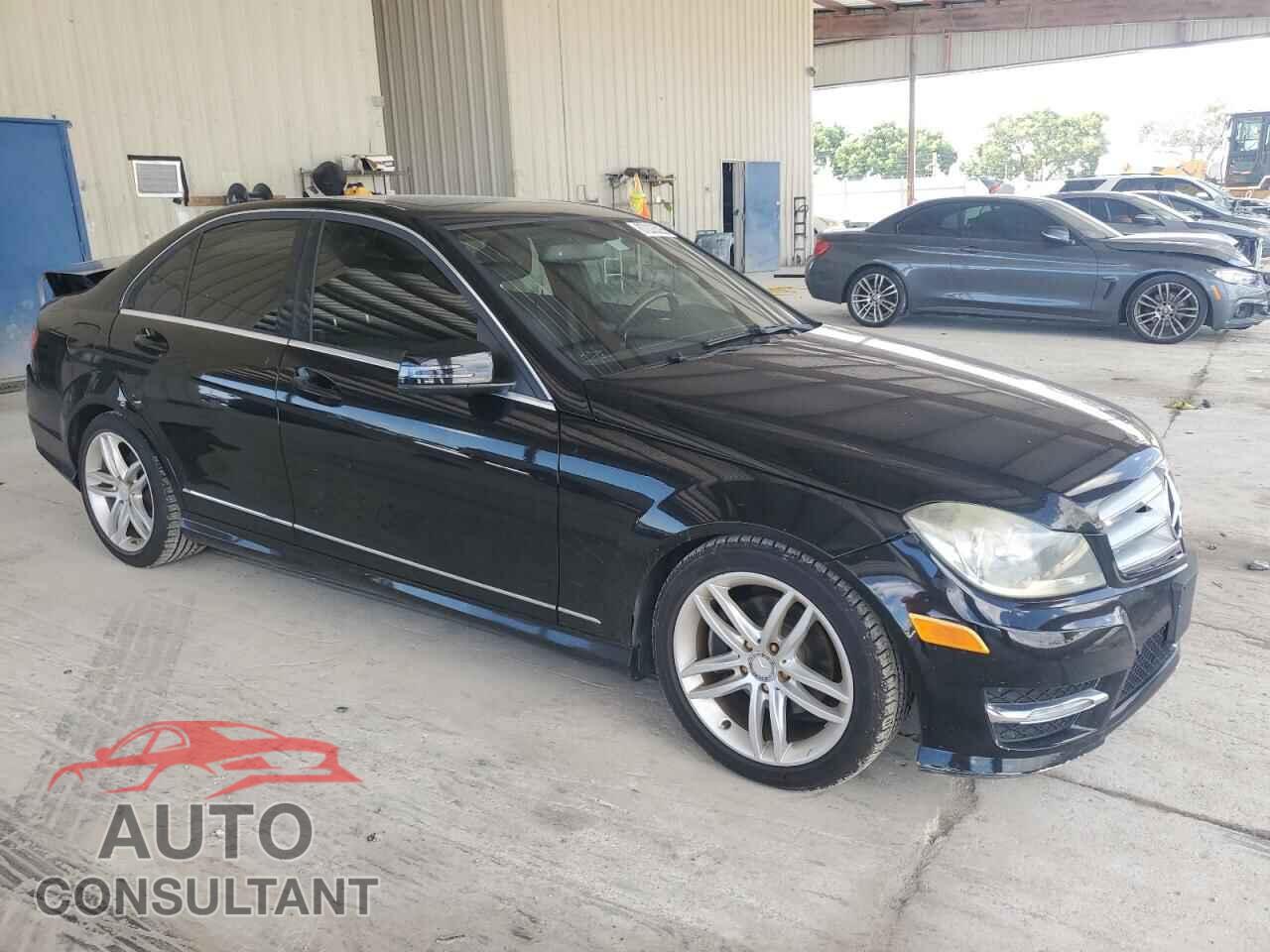 MERCEDES-BENZ C-CLASS 2012 - WDDGF8BB5CR209864