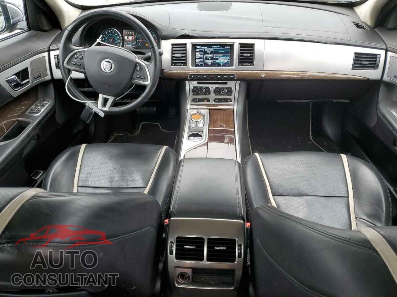 JAGUAR XF 2013 - SAJWA0HE3DMS83159